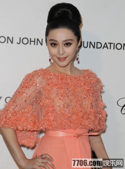 范冰冰奥斯卡大尺度惊艳礼服热传 盘点：一浪高过一浪