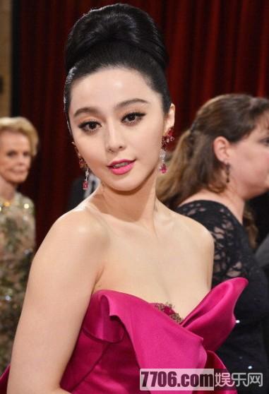 范冰冰奥斯卡大尺度惊艳礼服热传 盘点：一浪高过一浪