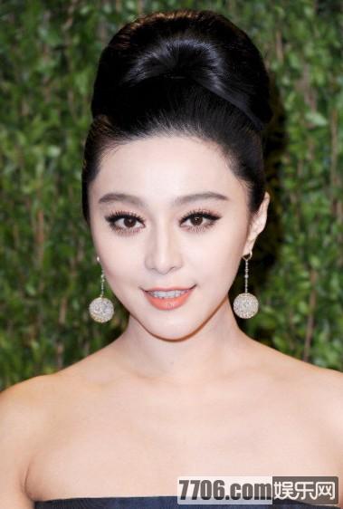 范冰冰奥斯卡大尺度惊艳礼服热传 盘点：一浪高过一浪