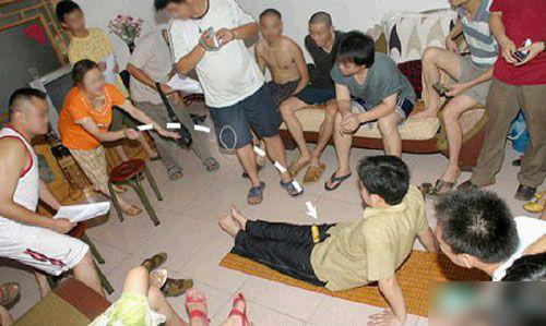 闹洞房无底线 现场不堪入目