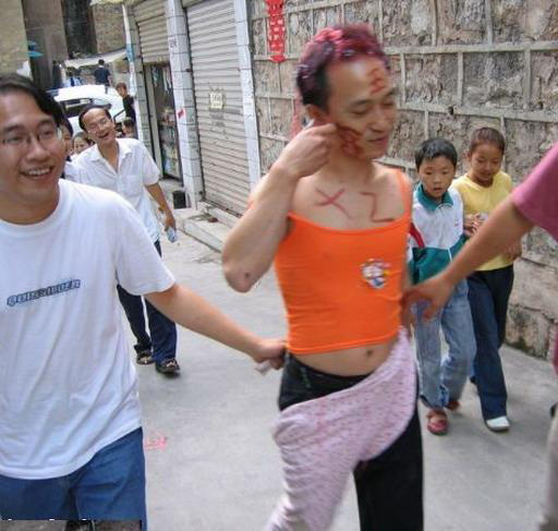 闹洞房无底线 现场不堪入目