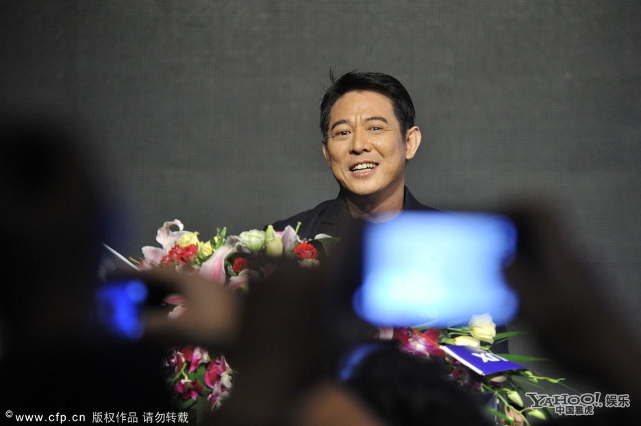 李连杰宁波闪电捞金 十五分钟不到千万元入袋