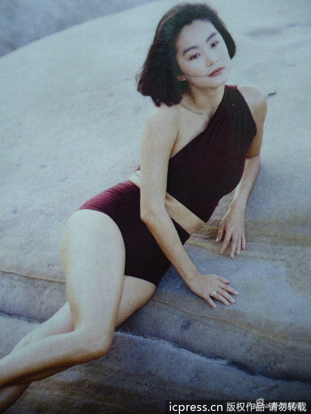 林青霞泳装旧照