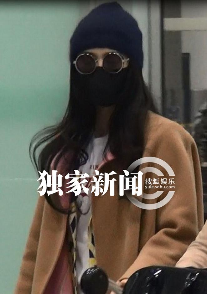 追星：范冰冰回京造型雷人似“塔利班” 蒋雯丽一家四口出街秀温馨
