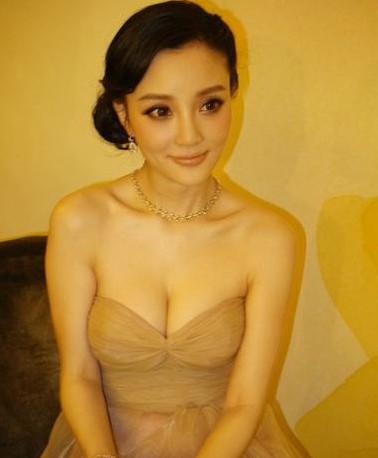 明星掀起刘海现真颜美丑