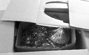 安好又拆下的“水晶灯”