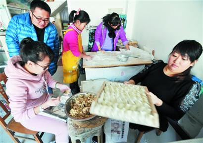 45.2万名志愿者托起爱心青岛 45.2万名志愿者托起爱心青岛