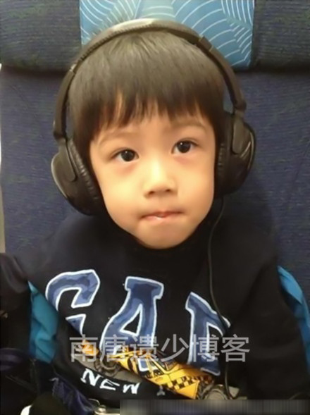 胡静四岁儿子帅过Lucas