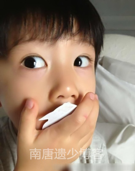 胡静四岁儿子帅过Lucas