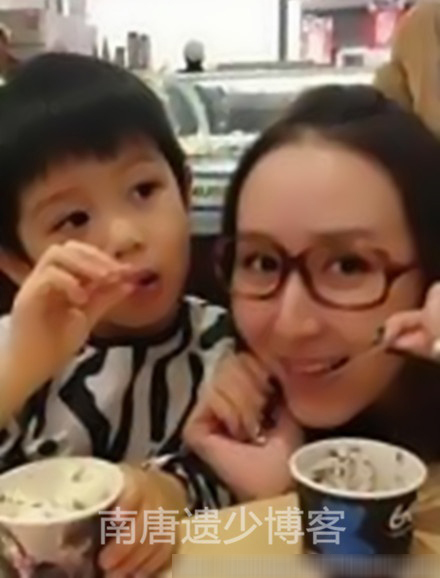 胡静四岁儿子帅过Lucas