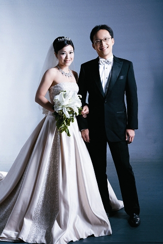 许戈辉老公丁健撇幼女离家 揭女主播老公秘闻(图)