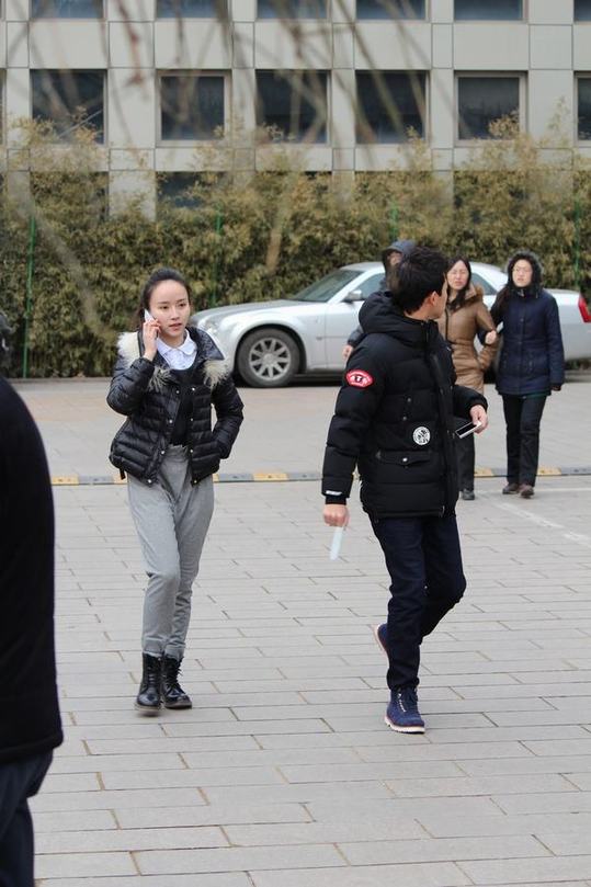 北影放榜日艺考群芳斗艳 时装秀素颜秀谁才是未来之星