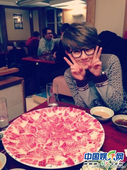 巴黎时尚周中国女星团