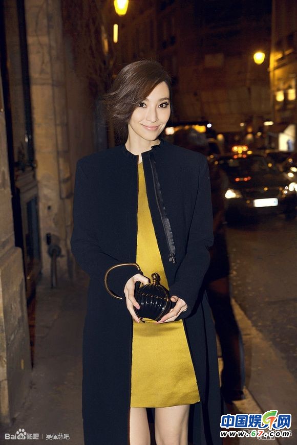 巴黎时尚周中国女星团