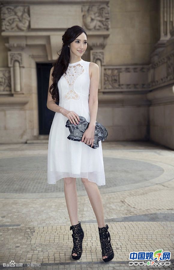 巴黎时尚周中国女星团