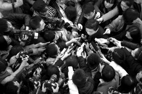 崔永元接受记者提问