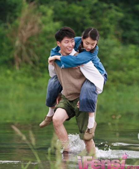 明星情侣甜蜜家居照