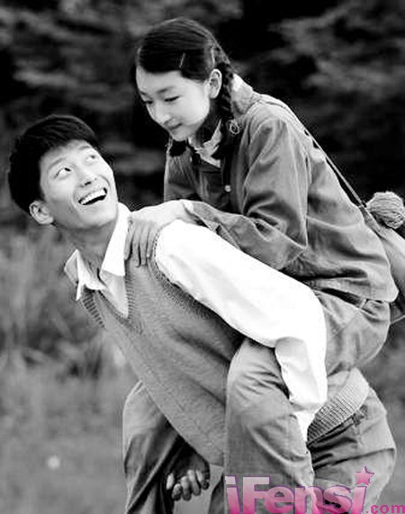 明星情侣甜蜜家居照