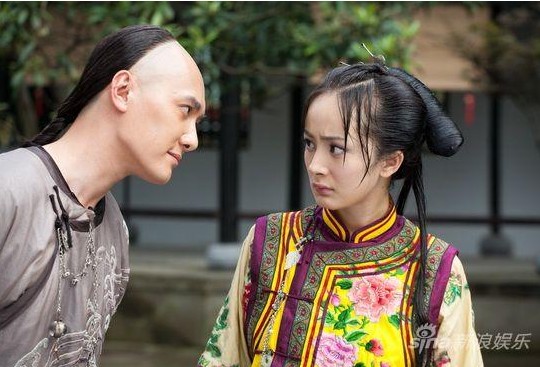 明星情侣甜蜜家居照