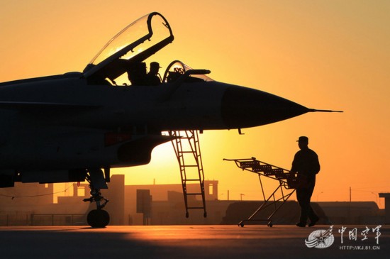 歼-10部队集体秀“走你Style”