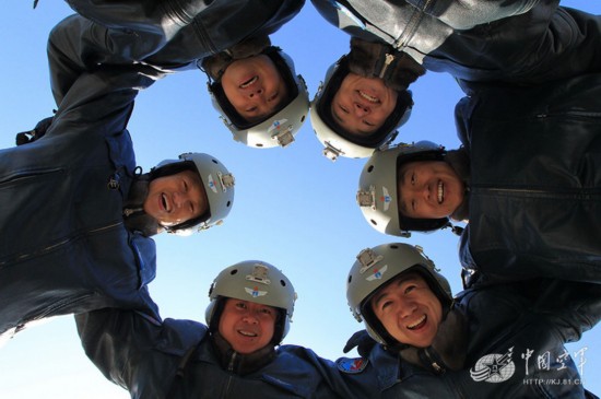 歼-10部队集体秀“走你Style”