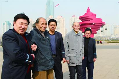 手语姑娘六年服务两千聋人 达1万小时