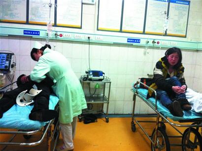 躲过大货车 没躲过大树