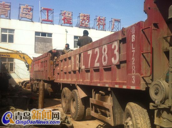 首发:擅加挡板17辆违法大货遭斩首