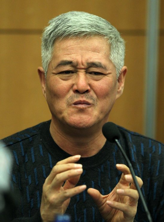 赵本山两会发言表情丰富 小品王建言“俗”文化