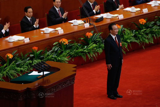 温家宝作政府工作报告 三鞠躬告别总理生涯