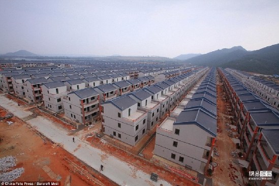 住在中国:房价比天高 蜗居如蚁穴