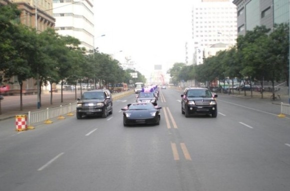 央视主播张蕾亿万身价老公豪车