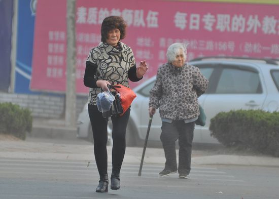 中午艳阳傍晚狂风 青岛大降温