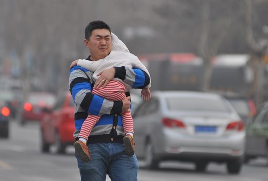 中午艳阳傍晚狂风 青岛大降温