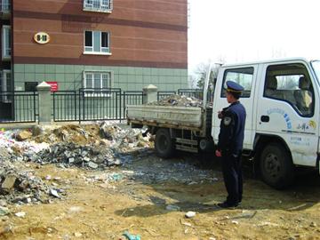 被逼偷倒垃圾司机被抓 打电话教训老板 被逼偷倒垃圾司机被抓 打电话教训老板