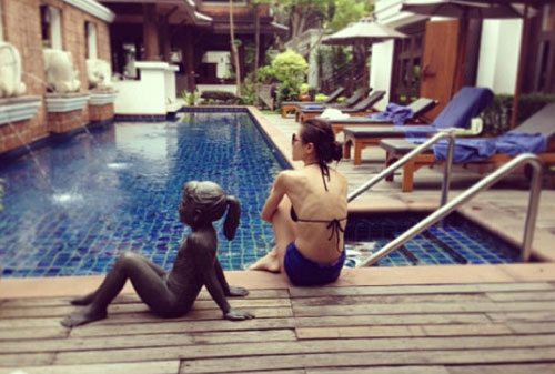 周秀娜晒比基尼照