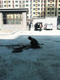 十五大街小区交房水未通垃圾遍地