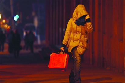 大风起兮尘飞扬 降温持续到明天