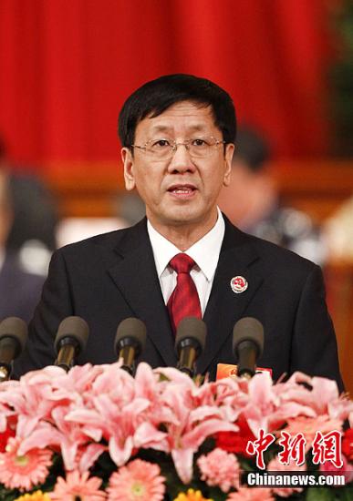 第十一届全国人民代表大会第五次会议3月11日下午在人民大会堂举行第四次全体会议，听取最高人民检察院检察长曹建明作最高人民检察院工作报告。中新社记者 盛佳鹏 摄