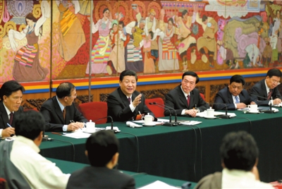 昨天，习近平参加十二届全国人大一次会议西藏代表团的审议。　新华社发