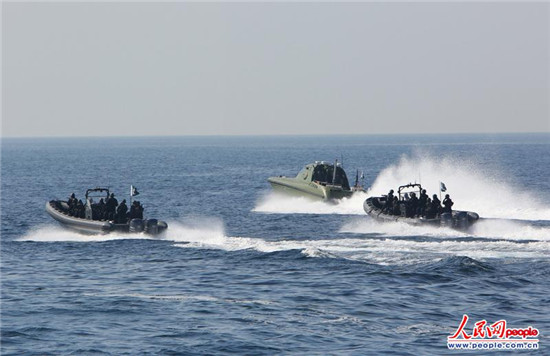 原文配图：反海盗演练。