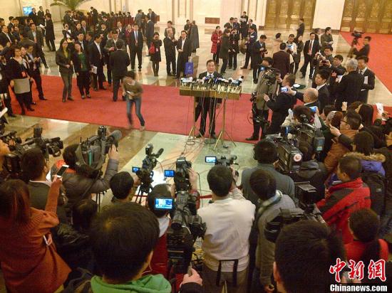 盛光祖：铁路职工不存在安置问题都在岗上不会裁员