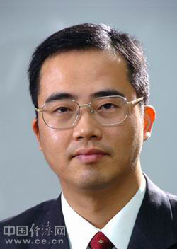 汪夔万，男，汉族，重庆万州人，1971年10月生，研究生，工学博士，1992年8月参加工作，1992年6月加入中国共产党。