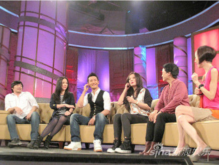 黄晓明不顾腿伤“公主抱赵薇”薇迷尖叫