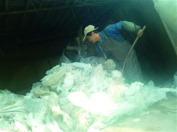 “前世”农药瓶“今生”食品袋