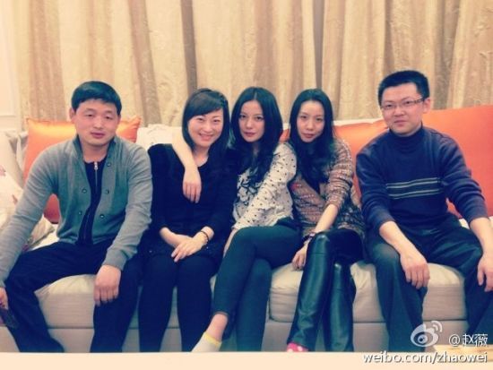 赵薇庆37岁生日发卖萌美照 网友：好清纯(组图)