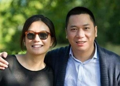 赵薇一家国外生活曝光 与老公黄有龙大秀恩爱(图)