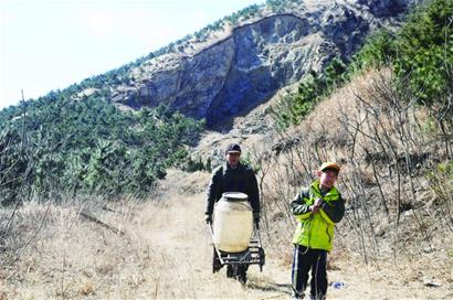 “愚公”7年填平20亩“山疤”