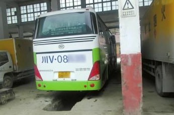 40万新安凯客车8个月修4次 厂家称路烂是主因