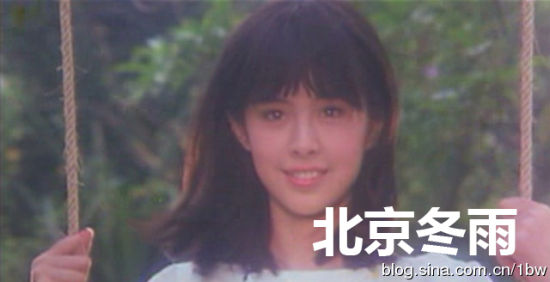 王祖贤17岁清纯照曝光 网友：跪拜女神